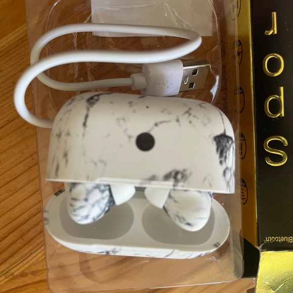 Lux True Wireless Earbuds - Marble White - Picture 2 of 4